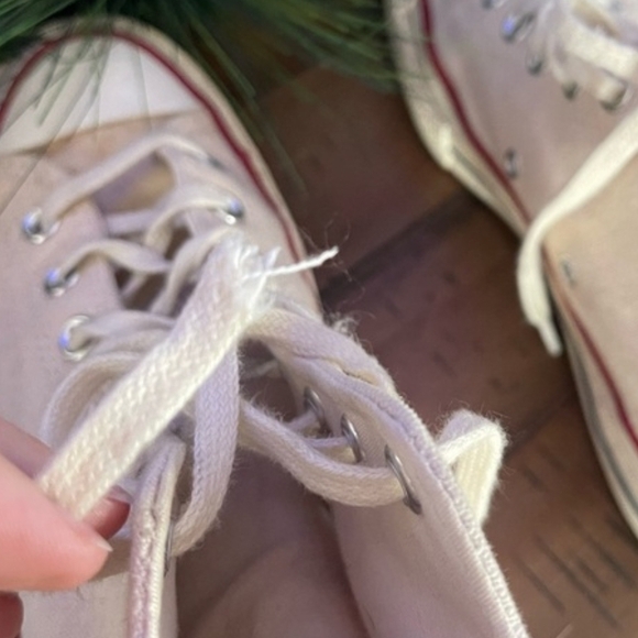 Converse High-Top Canvas Sneakers in Beige with Red Accent - Picture 4 of 6